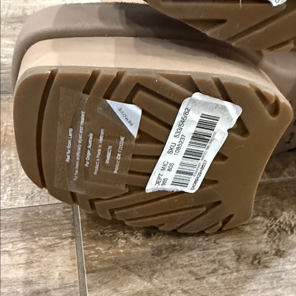 UGG Tan Women's Platform New Heights Suede Mini Boots - Picture 6 of 8